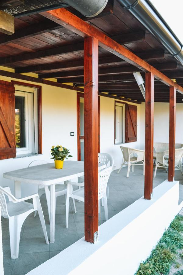 Villa Gladyr Lotzorai Exteriér fotografie